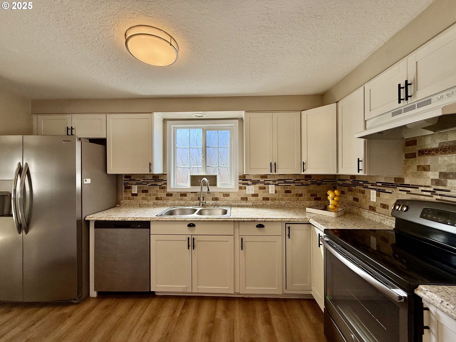 460 2nd Avenue Coos Bay, OR 97420 - Photo 10 of 41