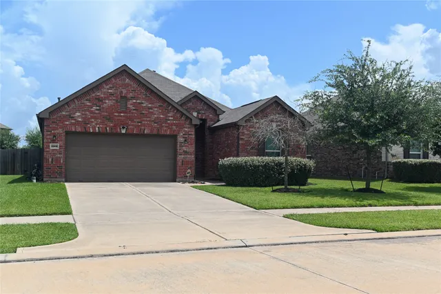 $319,900 | 22410 Helen Springs Lane, Richmond, TX 77469