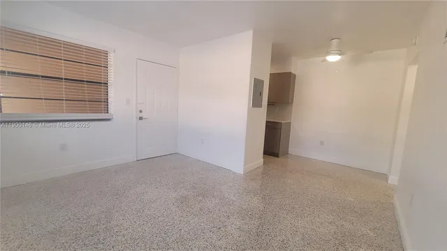 $1,950 | 34 East 21st Street, Unit 21, Hialeah, FL 33010