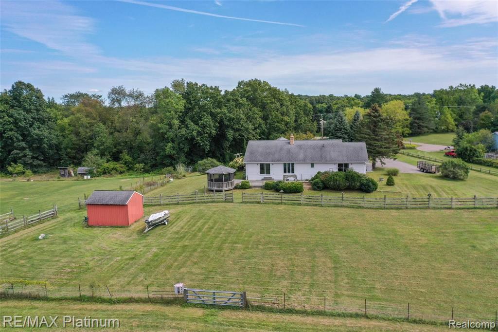 7498 Silver Lake Road Linden, MI 48451 - Photo 9 of 59