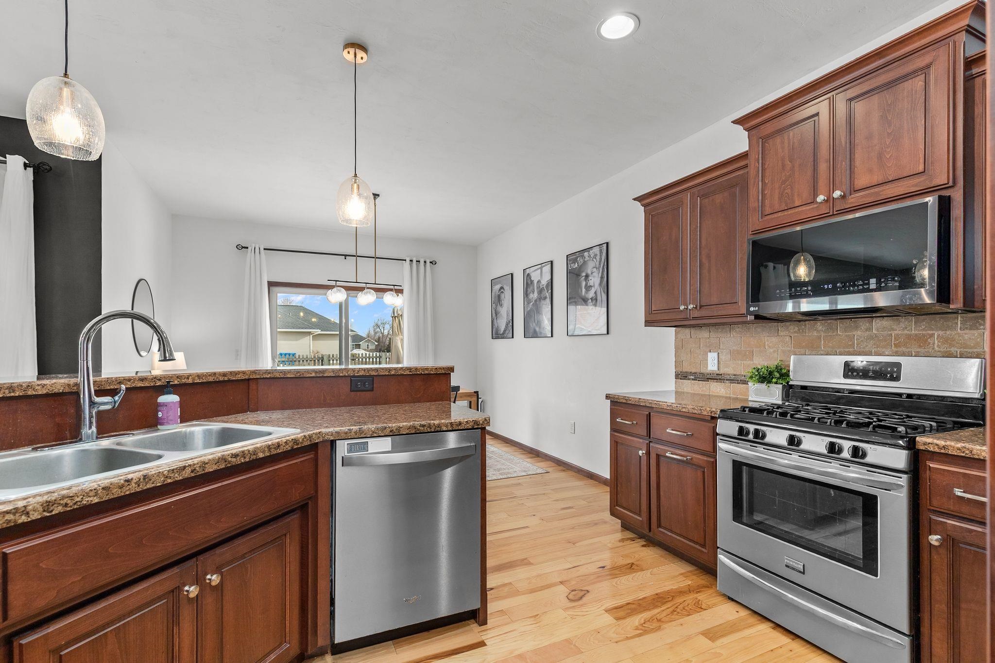 4326 East Appleview Drive Appleton, WI 54913 - Photo 12 of 46