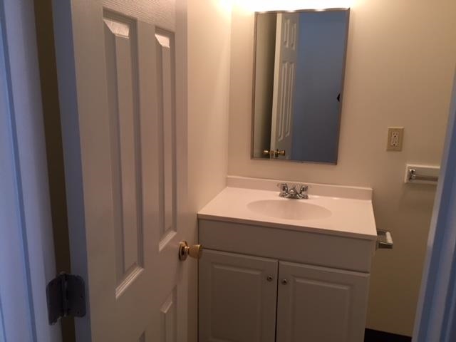 8 Railroad Avenue, Unit 2 Derry, NH 03038 - Photo 17 of 30