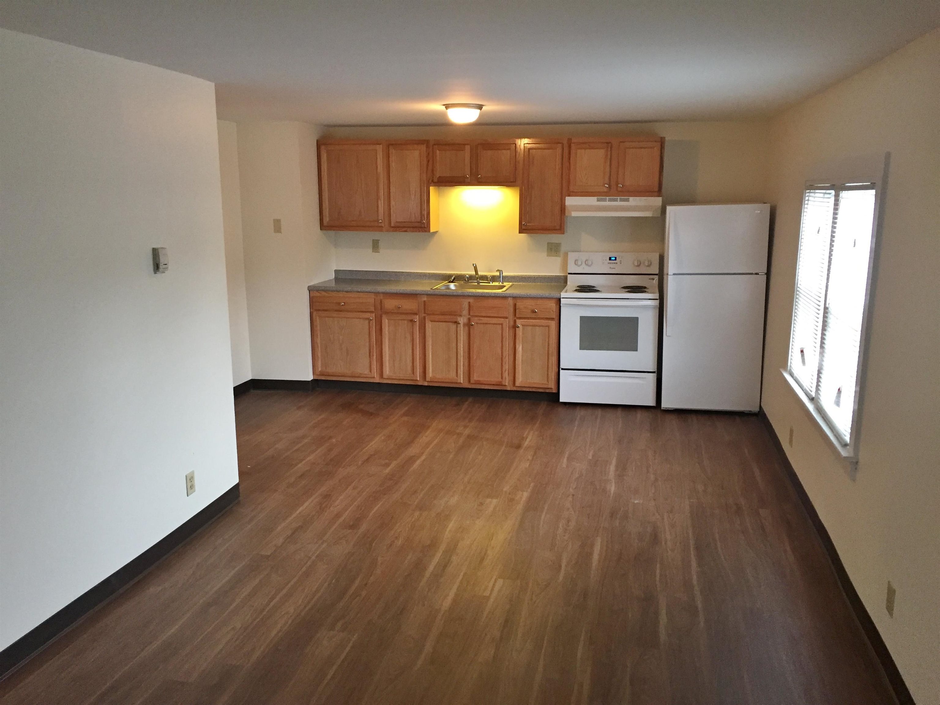 8 Railroad Avenue, Unit 2 Derry, NH 03038 - Photo 3 of 30