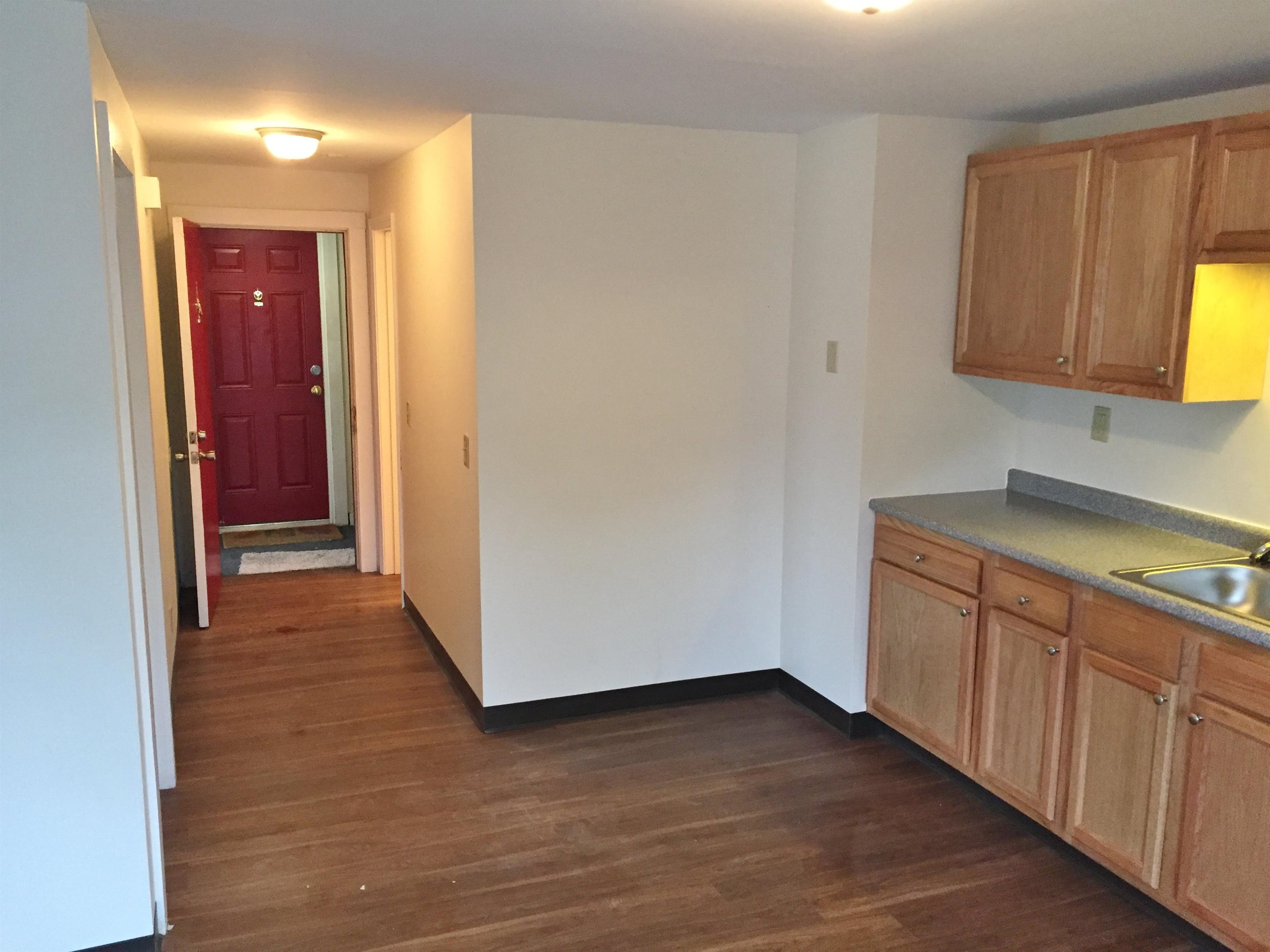 8 Railroad Avenue, Unit 2 Derry, NH 03038 - Photo 4 of 30