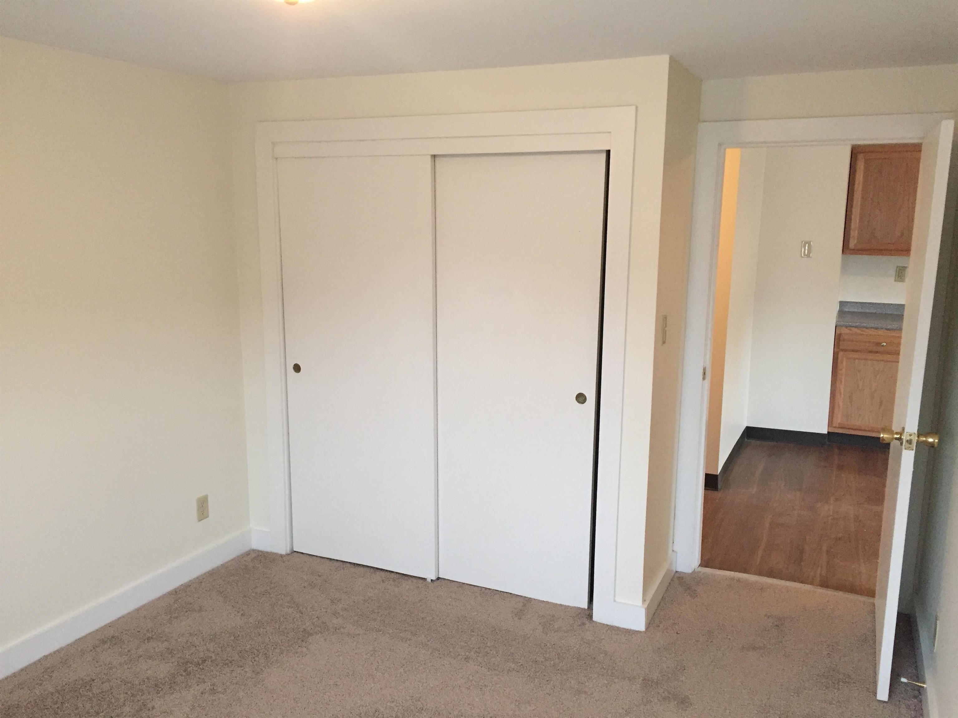 8 Railroad Avenue, Unit 2 Derry, NH 03038 - Photo 8 of 30