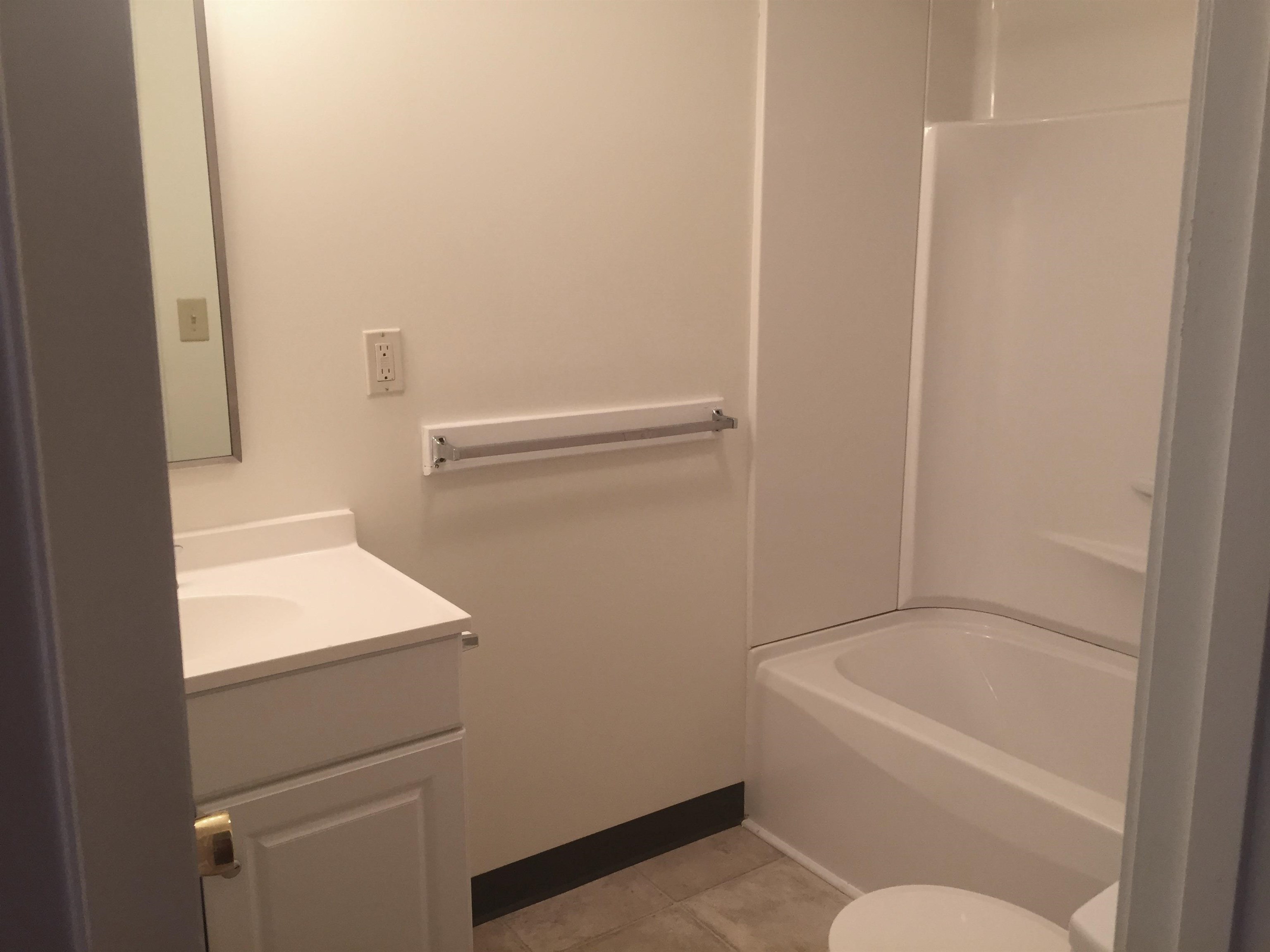 8 Railroad Avenue, Unit 2 Derry, NH 03038 - Photo 9 of 30