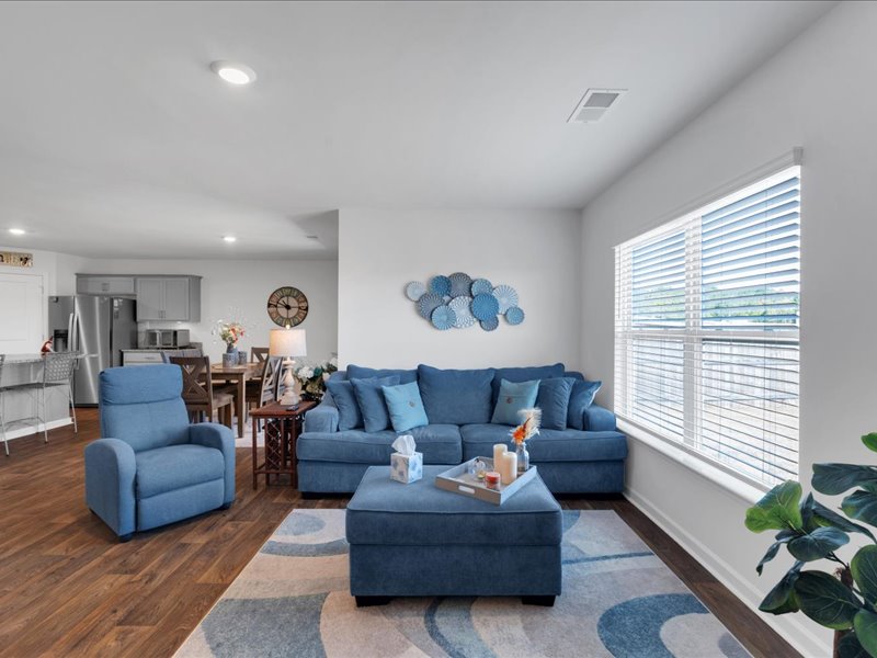 525 Ashwood Way Easley, SC 29640 - Photo 14 of 36 This inviting space offers an open layout, ideal for daily living and entertaining.