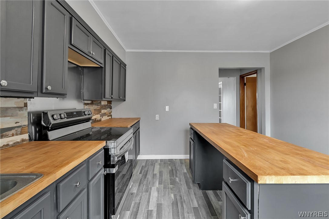 629 Broadway Buffalo, NY 14212 - Photo 7 of 11
