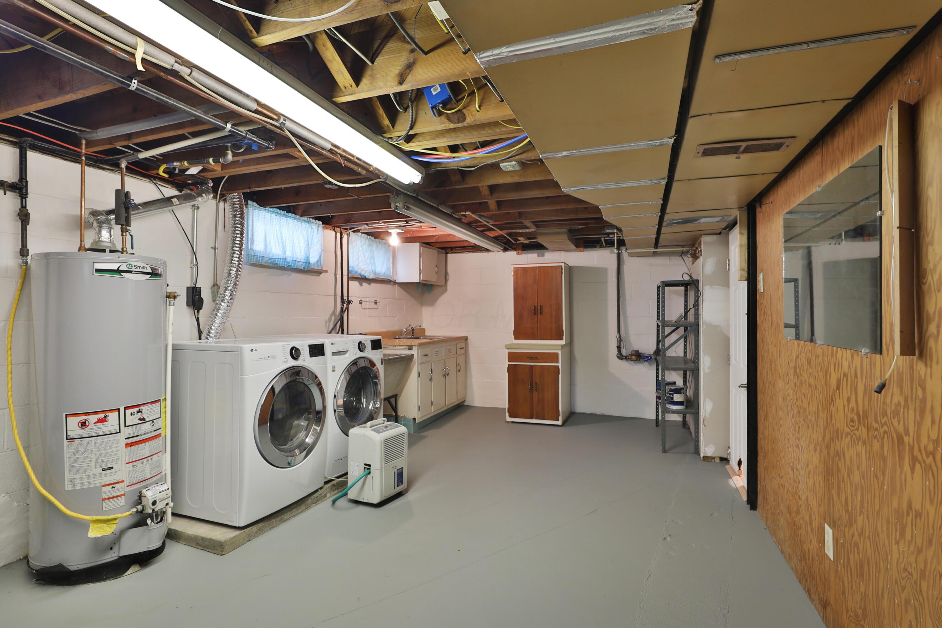 56 Aldrich Road Columbus, OH 43214 - Photo 36 of 50 Laundry Area