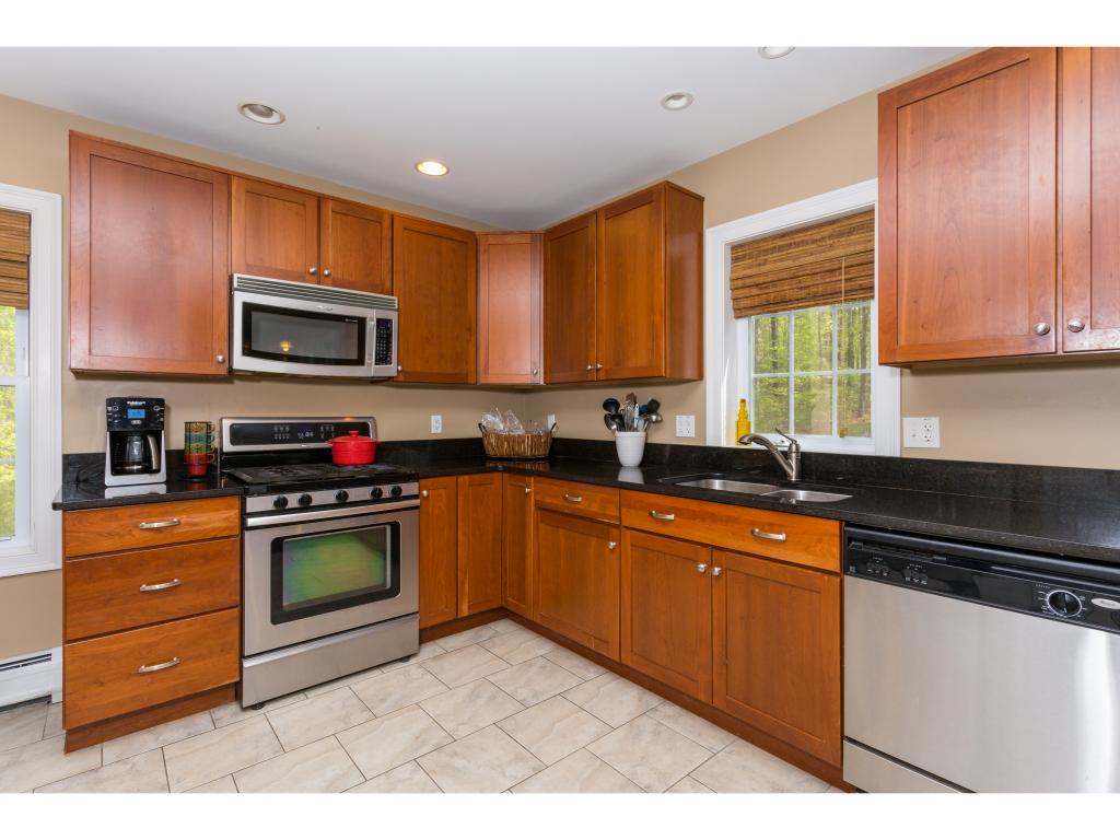 22 Peaslee Road Rochester, NH 03867 - Photo 3 of 35