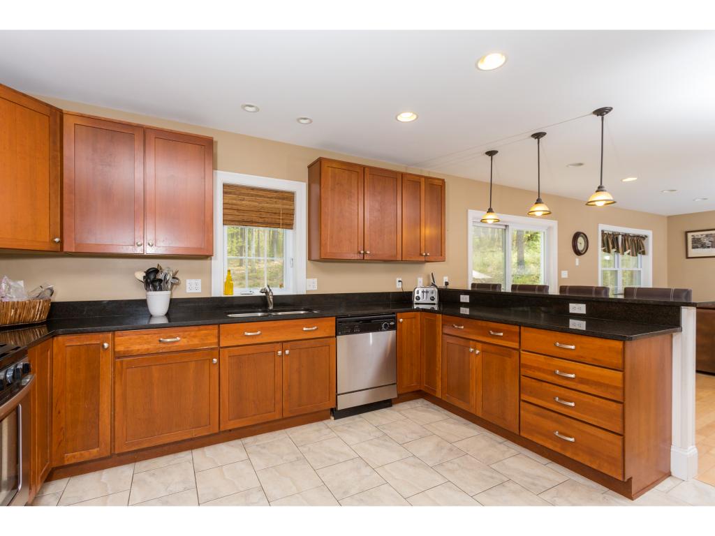 22 Peaslee Road Rochester, NH 03867 - Photo 5 of 35