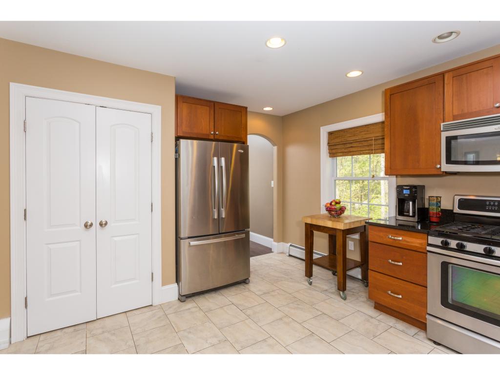 22 Peaslee Road Rochester, NH 03867 - Photo 6 of 35