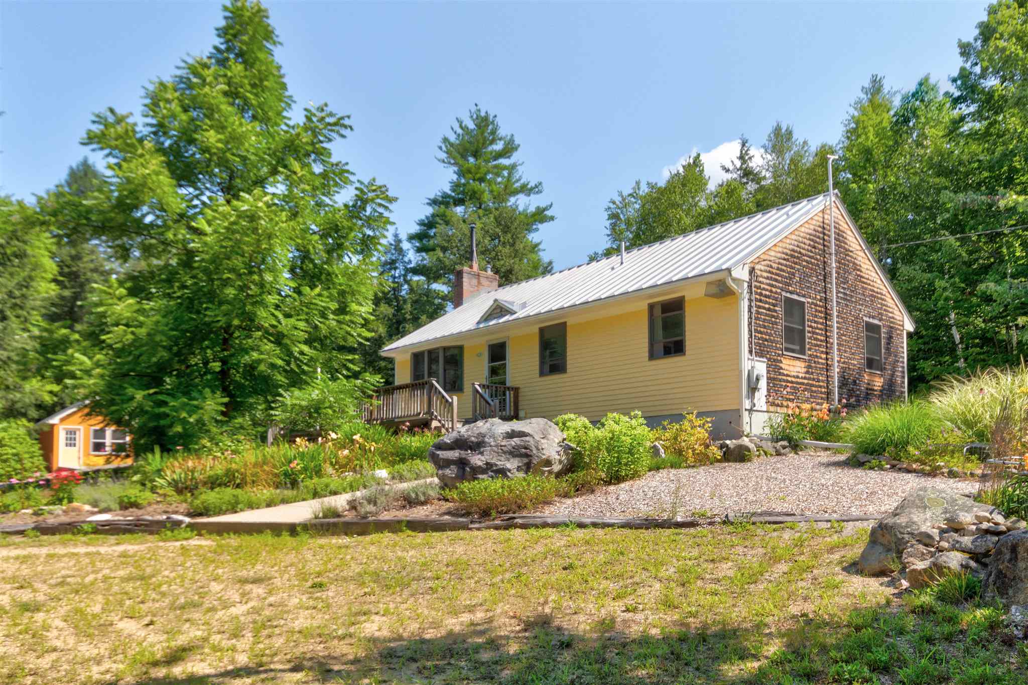 73 Deerfield Road Nottingham, NH 03290 - Photo 3 of 40