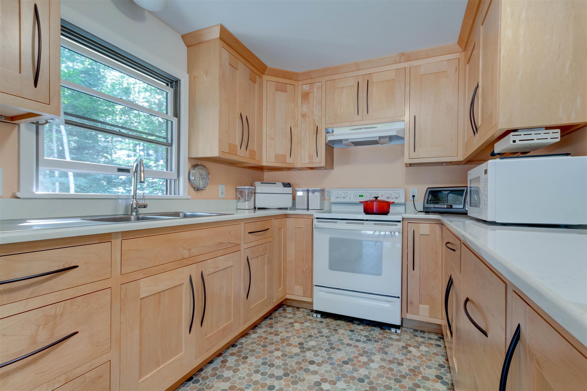 73 Deerfield Road Nottingham, NH 03290 - Photo 5 of 40