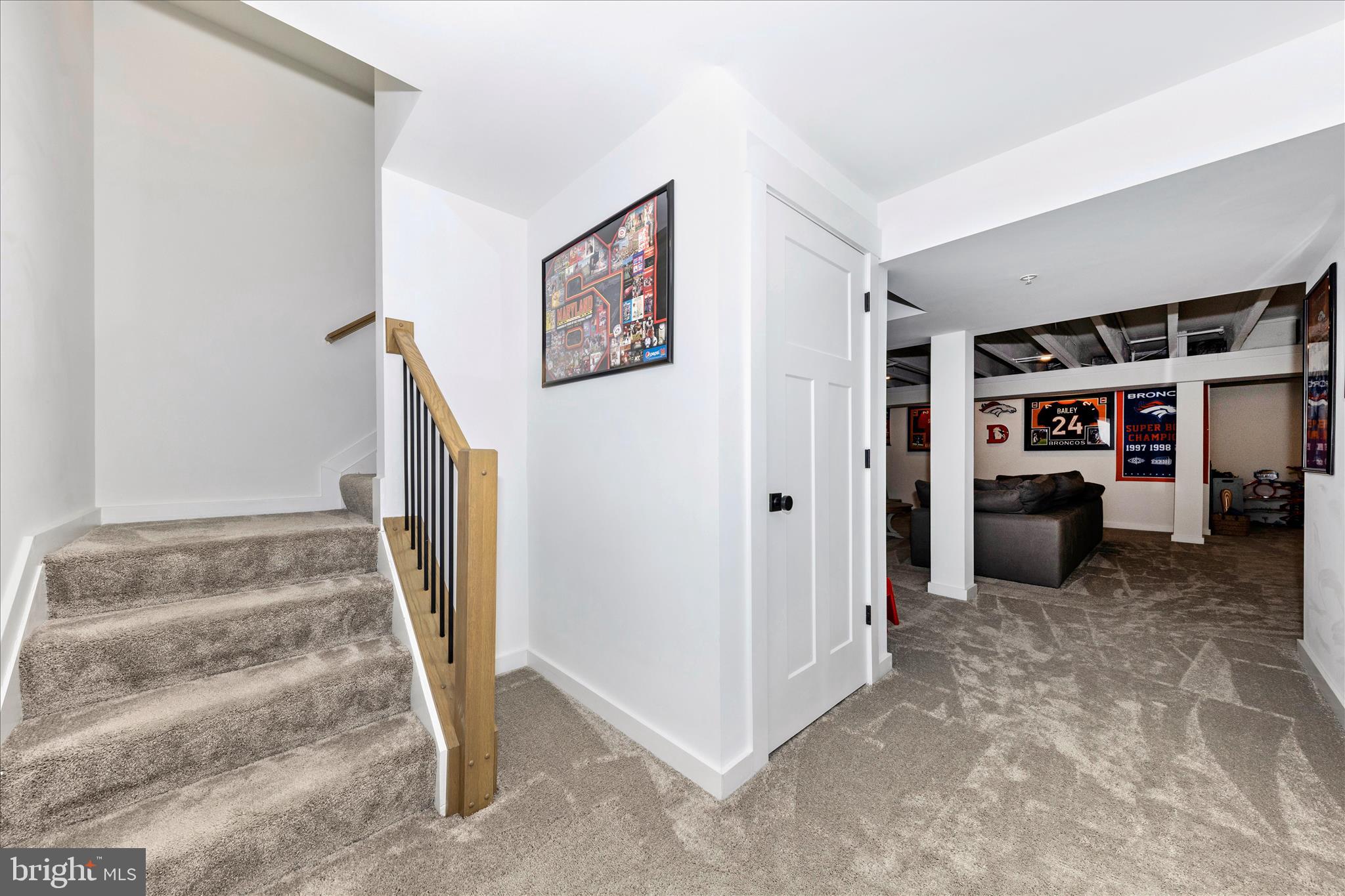 14105 Peddicord Road Mount Airy, MD 21771 - Photo 33 of 52 a view of a livingroom with furniture and entryway
