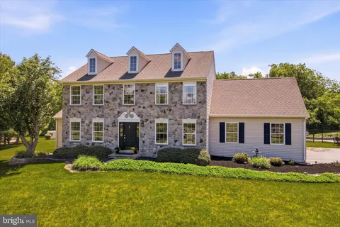 $799,000 | 205 Maplewood Drive, Phoenixville, PA 19460