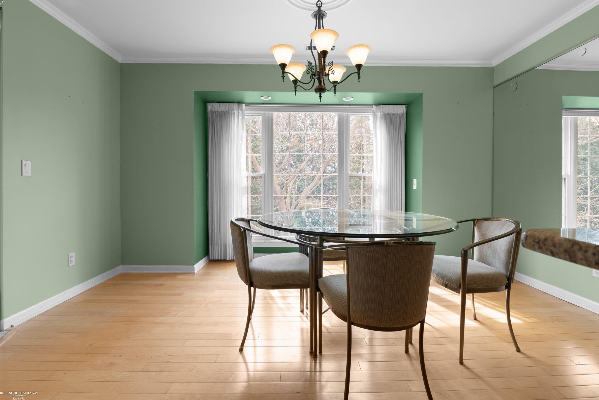 1645 Huntington Park Rochester, MI 48309 - Photo 11 of 29 Dining Room