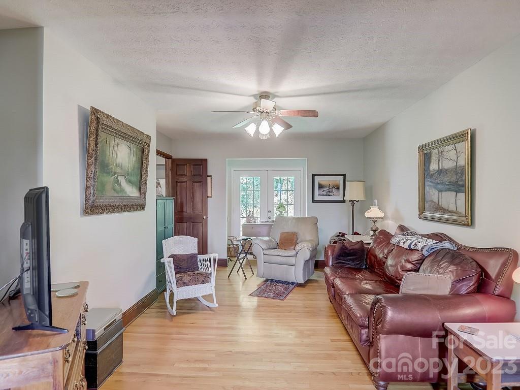 564 McCracken Farm Road Clyde, NC 28721 - Photo 11 of 43