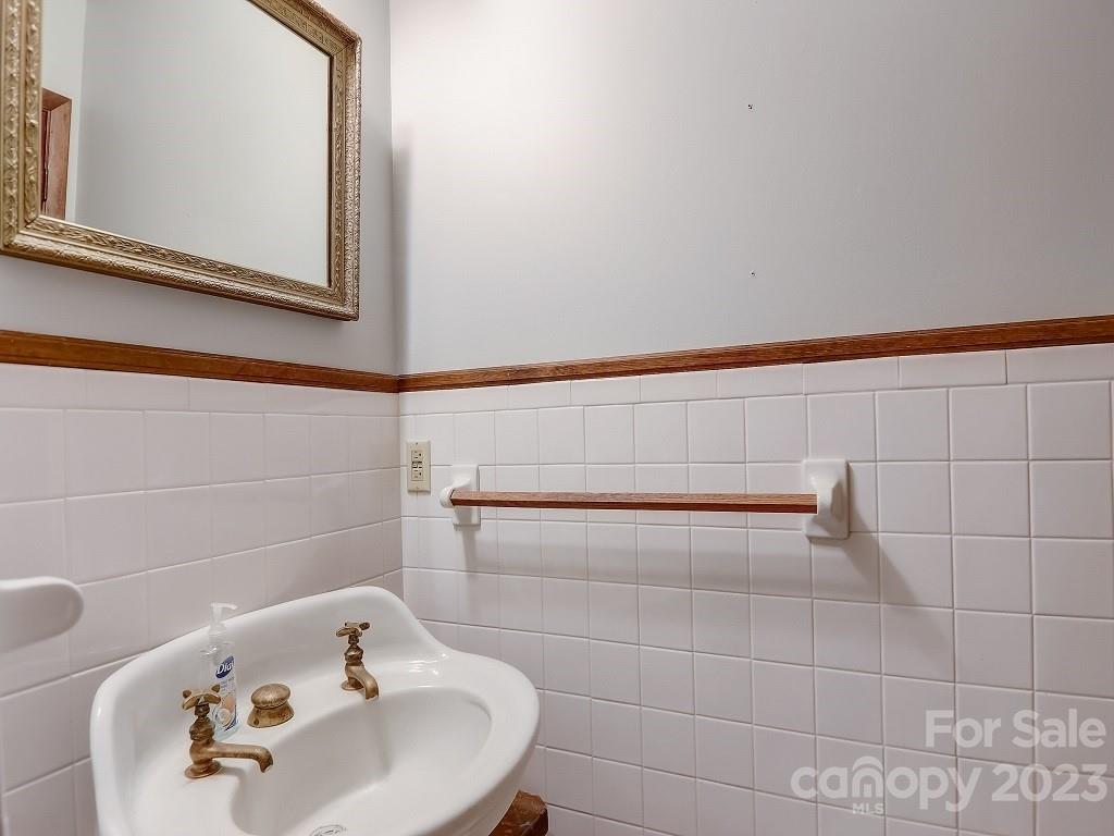 564 McCracken Farm Road Clyde, NC 28721 - Photo 25 of 43