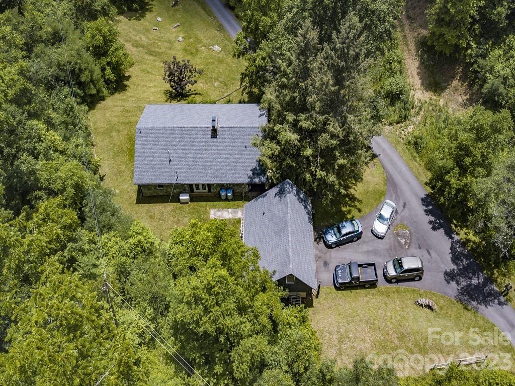 564 McCracken Farm Road Clyde, NC 28721 - Photo 4 of 43