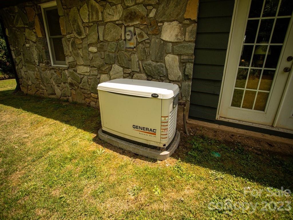 564 McCracken Farm Road Clyde, NC 28721 - Photo 6 of 43