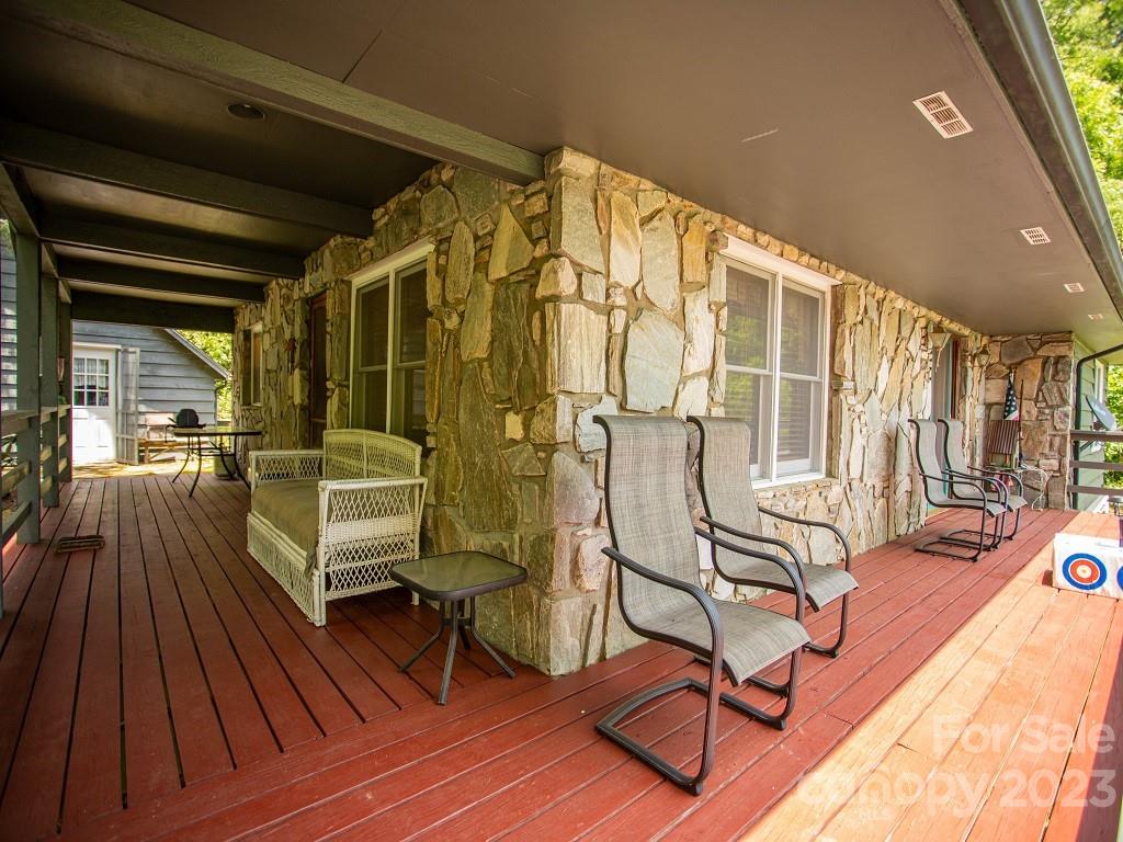 564 McCracken Farm Road Clyde, NC 28721 - Photo 8 of 43