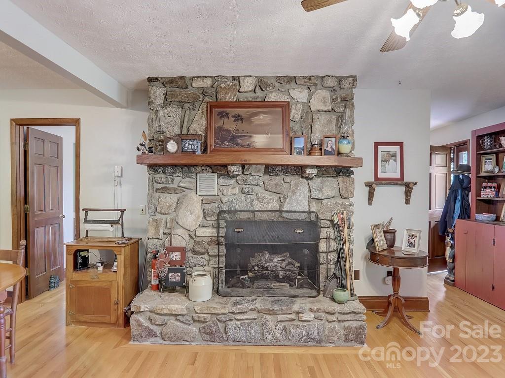 564 McCracken Farm Road Clyde, NC 28721 - Photo 10 of 43