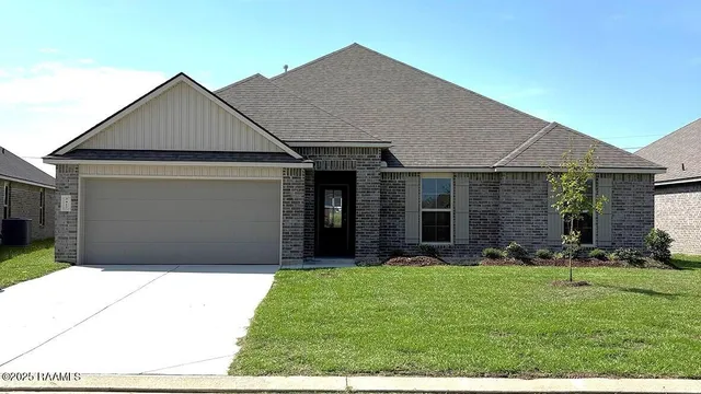 $309,000 | 3417 Magnolia Cv Court, Maurice, LA 70555