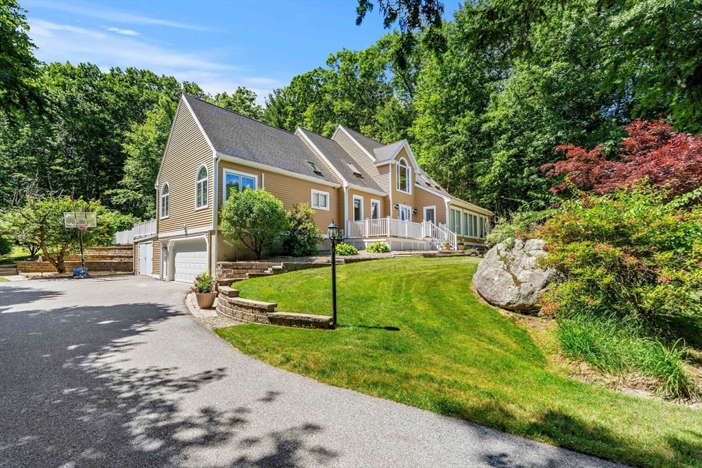 9 Abby Road Westford, MA 01886 - Photo 3 of 41