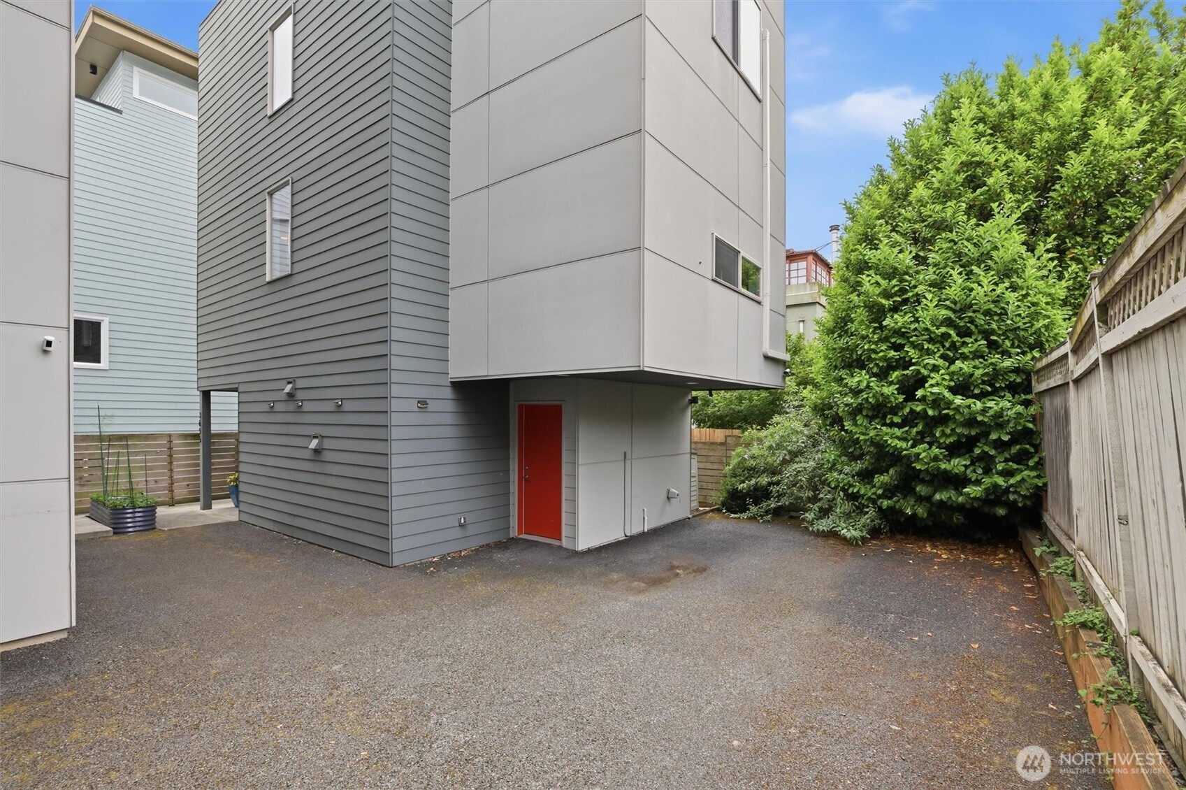 3655 Francis Avenue North Seattle, WA 98103 - Photo 25 of 32