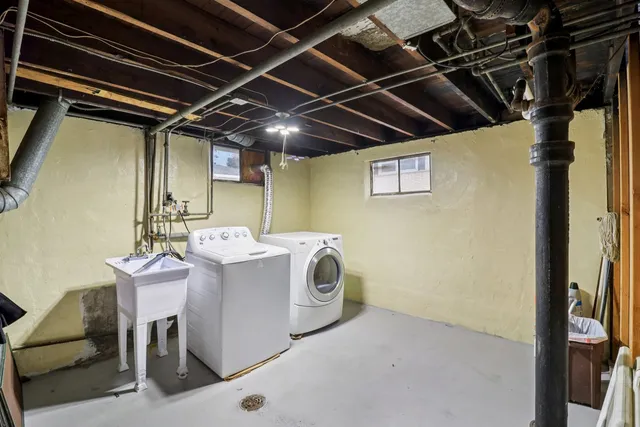 $289,100 | 796 Parkway Avenue, Elgin, IL 60120