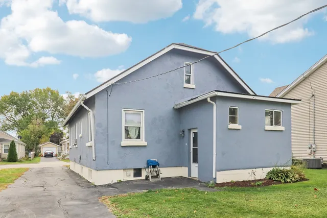 $289,100 | 796 Parkway Avenue, Elgin, IL 60120