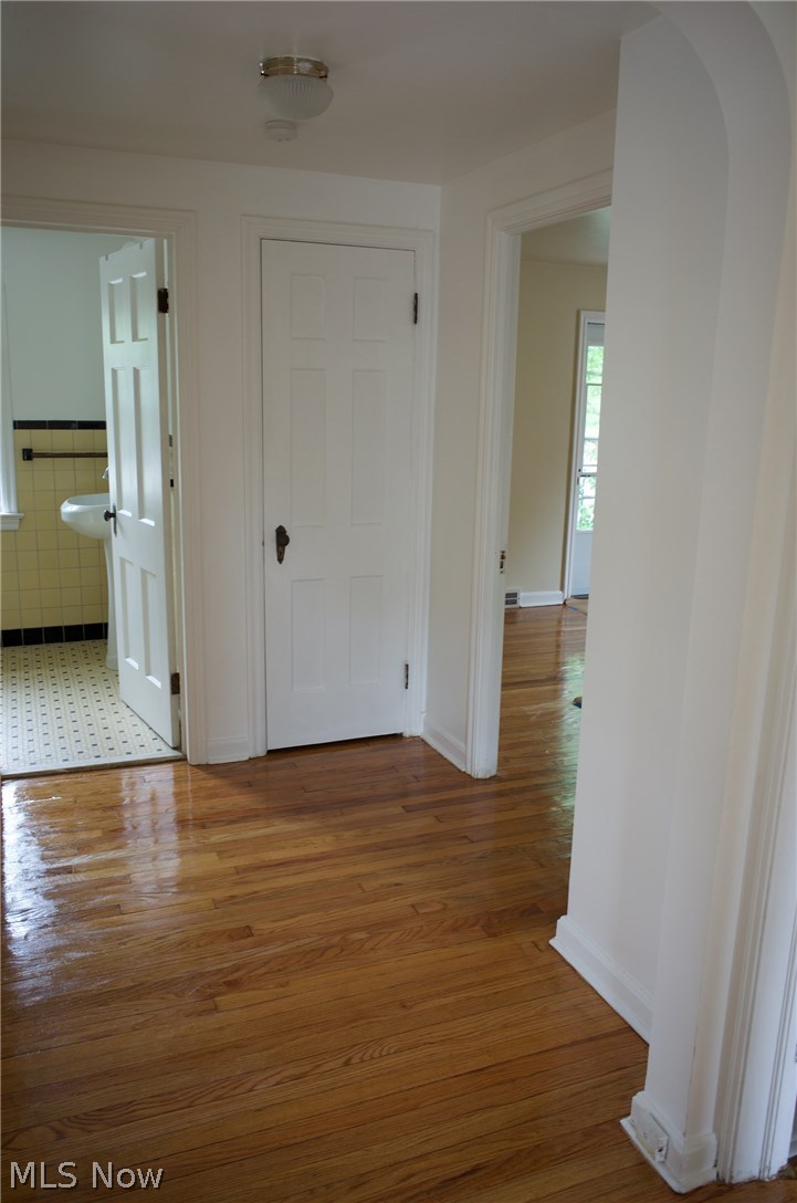 1025 Helmsdale Road Cleveland Heights, OH 44112 - Photo 13 of 20