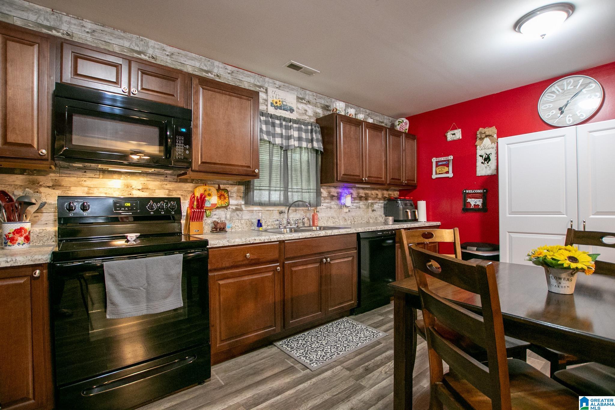 239 Westbrook Street Sumiton, AL 35148 - Photo 8 of 33