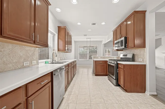 $2,600 | 19343 Dickson Park Drive, Spring, TX 77373