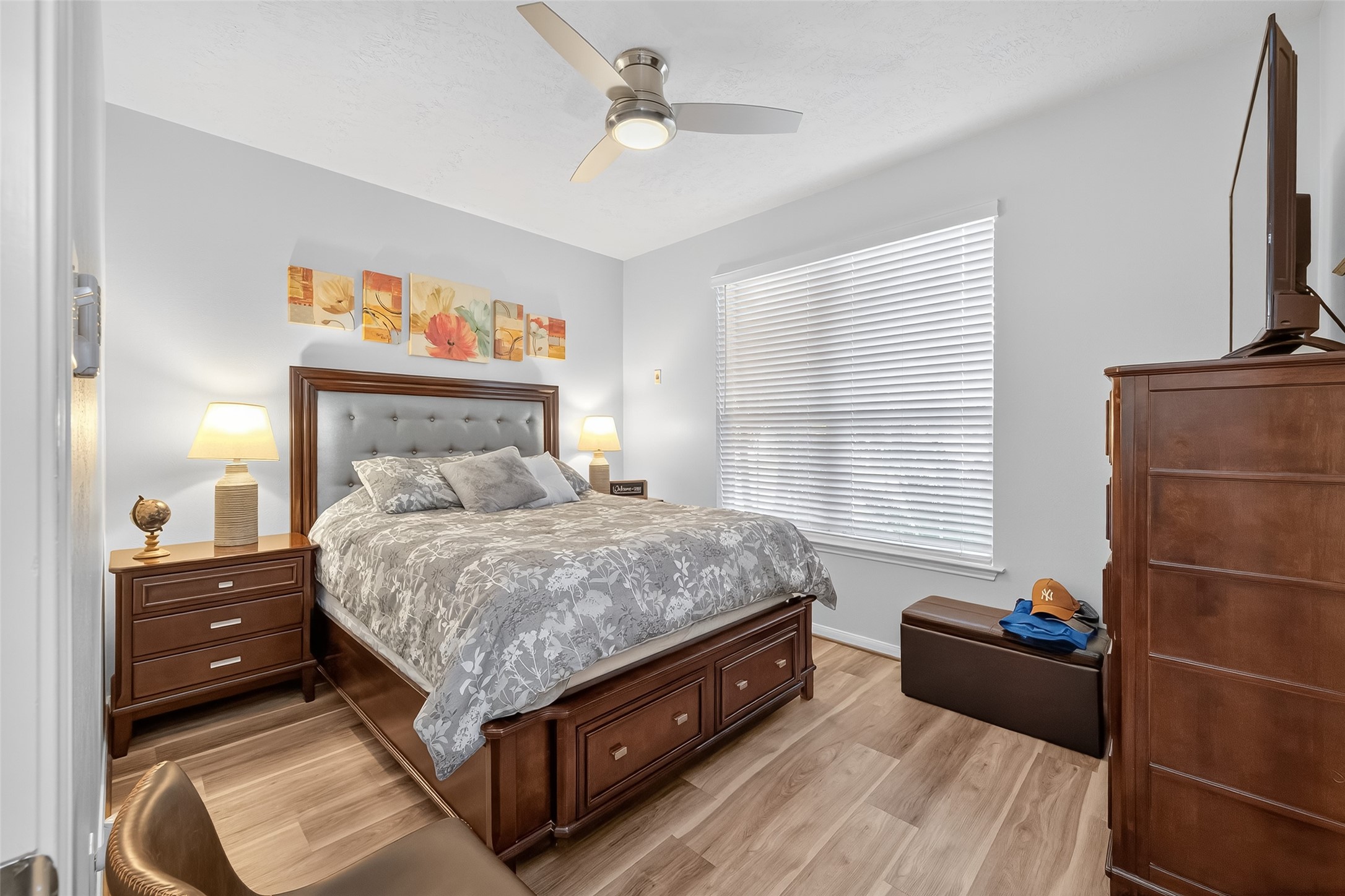 19343 Dickson Park Drive Spring, TX 77373 - Photo 38 of 49 a bedroom with a bed and a television