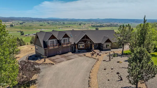 $1,749,000 | 9075 Northwest Panorama View, Prineville, OR 97754