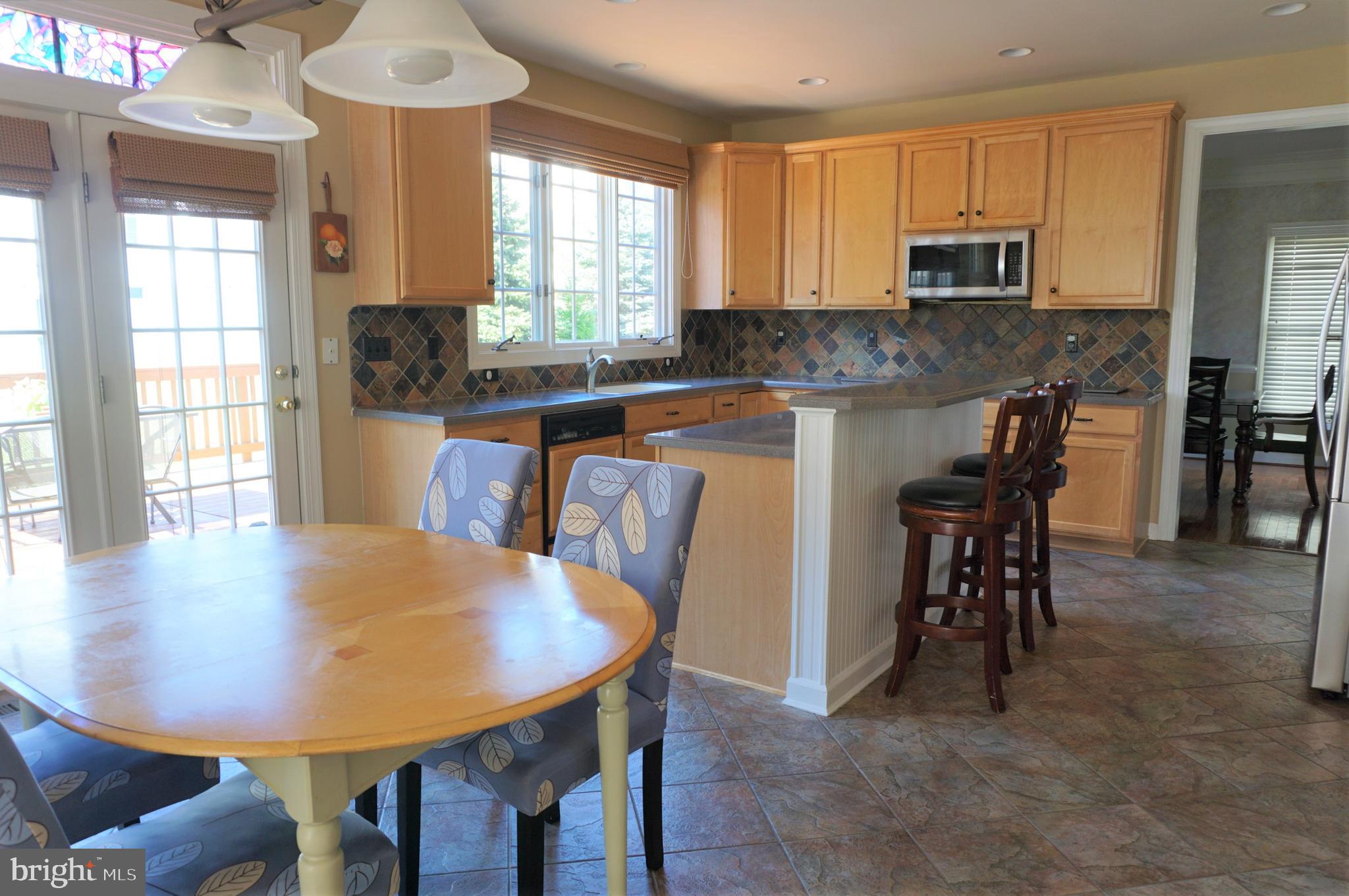 13923 Bromfield Road Germantown, MD 20874 - Photo 18 of 55 Breakfast Area