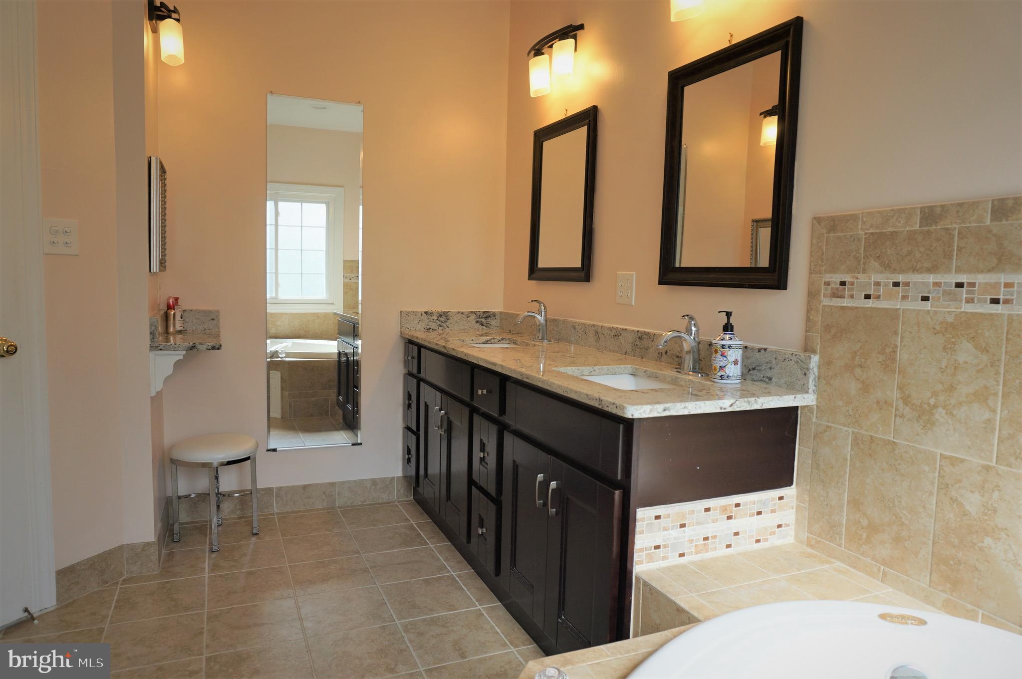 13923 Bromfield Road Germantown, MD 20874 - Photo 30 of 55 Master Bathroom