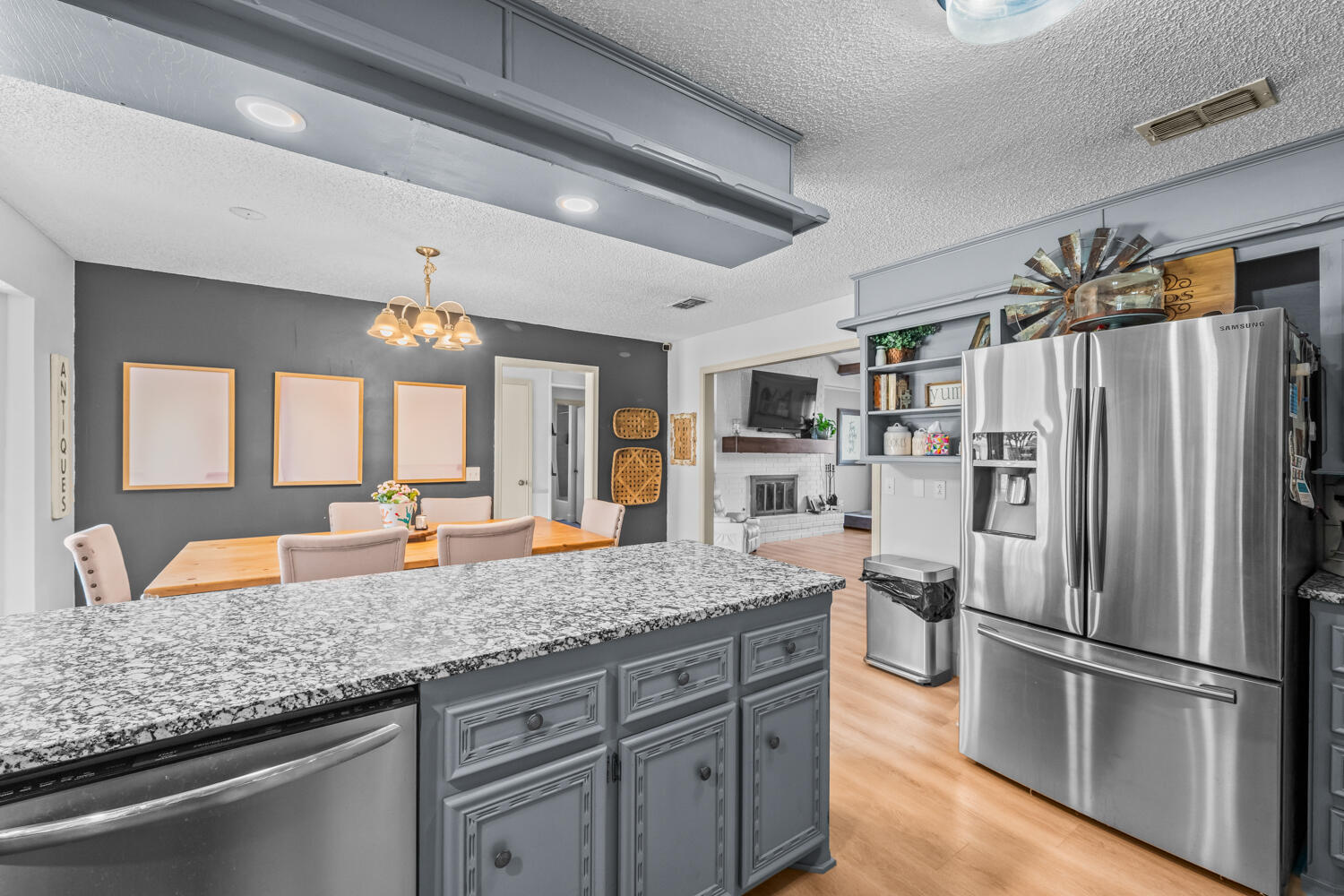 5402 89th Street Lubbock, TX 79424 - Photo 12 of 42 5402 89th St interiors blurred-18