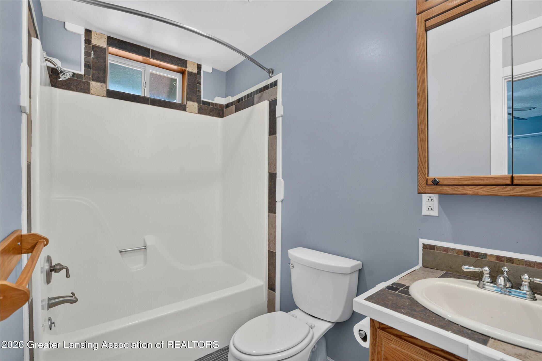 10841 Bond Road Dewitt, MI 48820 - Photo 71 of 95 Full Bath