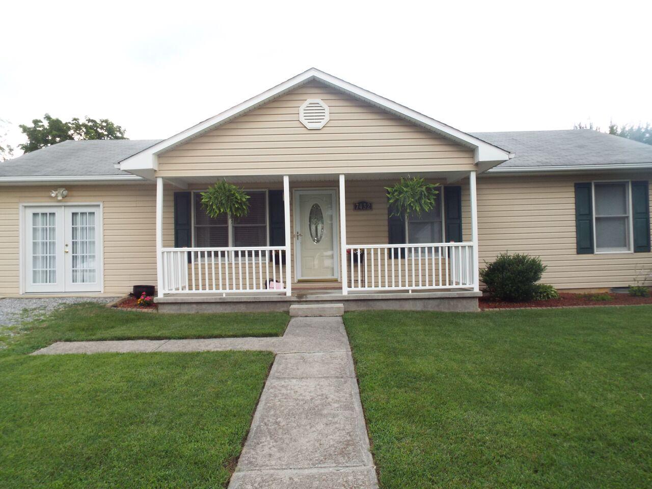 7432 Indian Road Roanoke, VA 24019 - Photo 1 of 20 Front