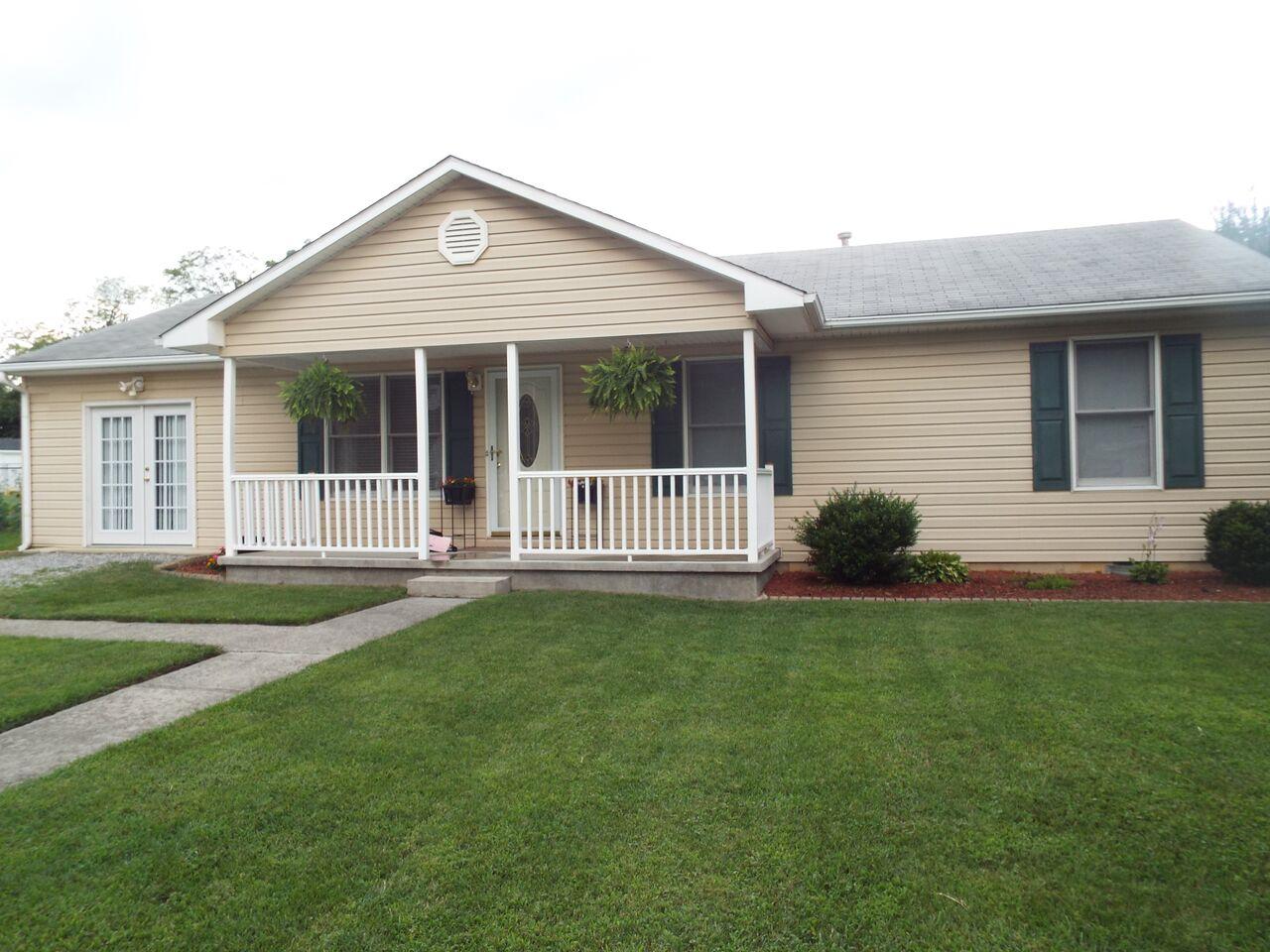 7432 Indian Road Roanoke, VA 24019 - Photo 2 of 20 9_Fz3uf-7-cOy2v2psZPOkw0tybAi1ZqEsJPnhBf