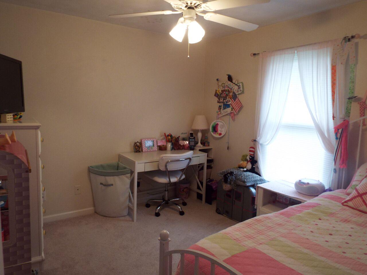 7432 Indian Road Roanoke, VA 24019 - Photo 11 of 20 SrxmA5s3XWrKeB1p6Rds5a1yjCAbm6NgIfsmHQ9T