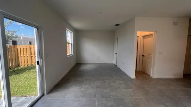 $585,000 | 11960 Northwest 47th Manor, Unit 11960, Coral Springs, FL 33076