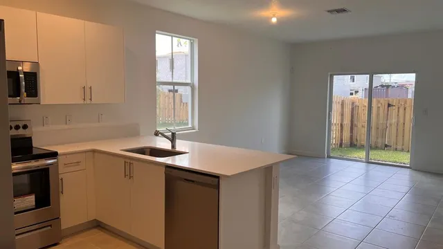 $585,000 | 11960 Northwest 47th Manor, Unit 11960, Coral Springs, FL 33076