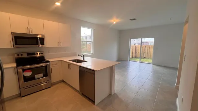 $585,000 | 11960 Northwest 47th Manor, Unit 11960, Coral Springs, FL 33076