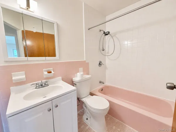 $3,700 | 1958 Burke Avenue, Unit 2 | Baychester