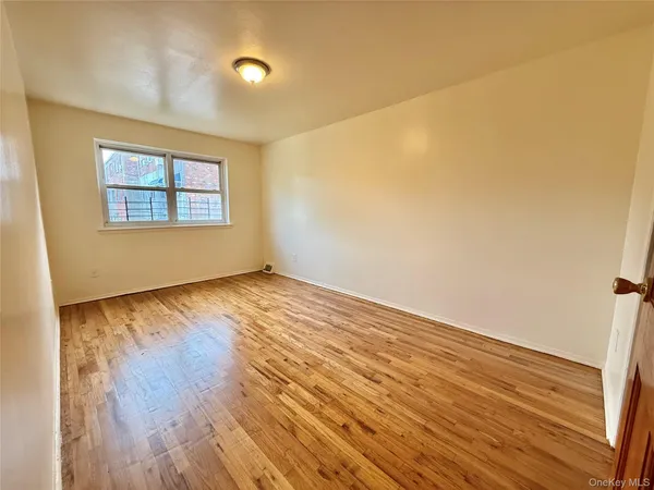 $3,700 | 1958 Burke Avenue, Unit 2 | Baychester