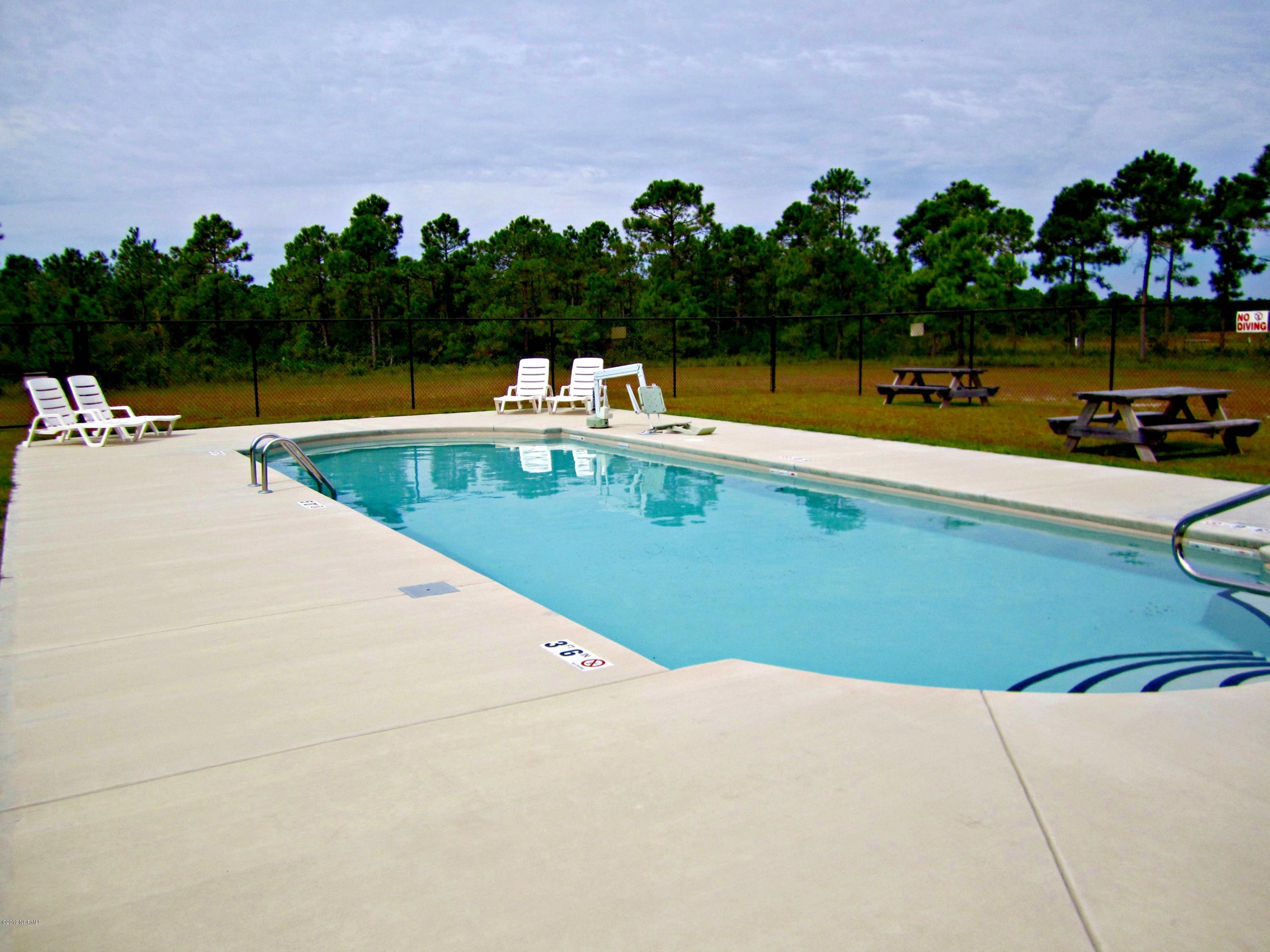 423 Elgin Road Hubert, NC 28539 - Photo 37 of 38 Community Pool
